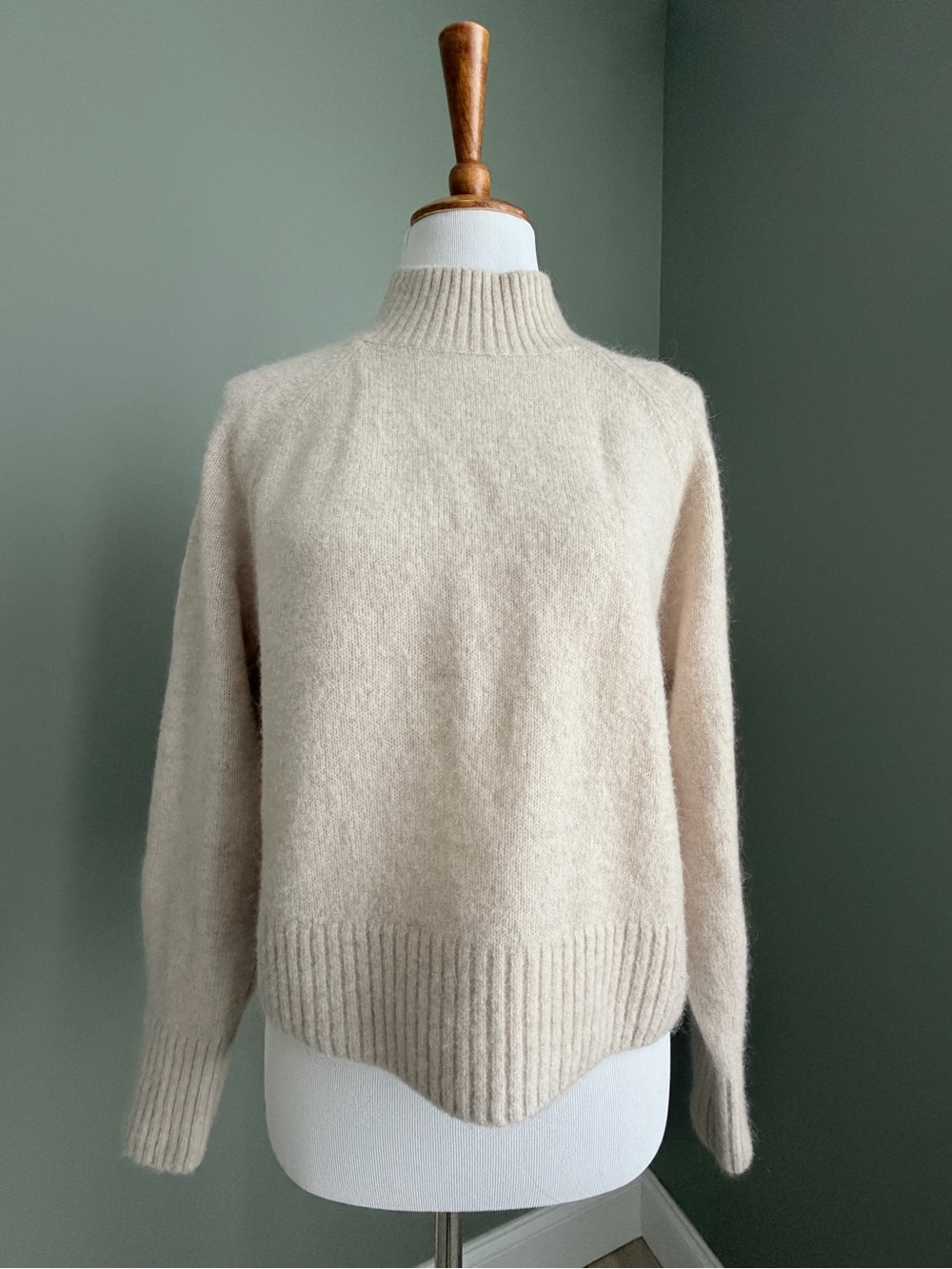 & Other Stories Los Angeles Atelier soft wool/mohair blend Sweater in sz Small